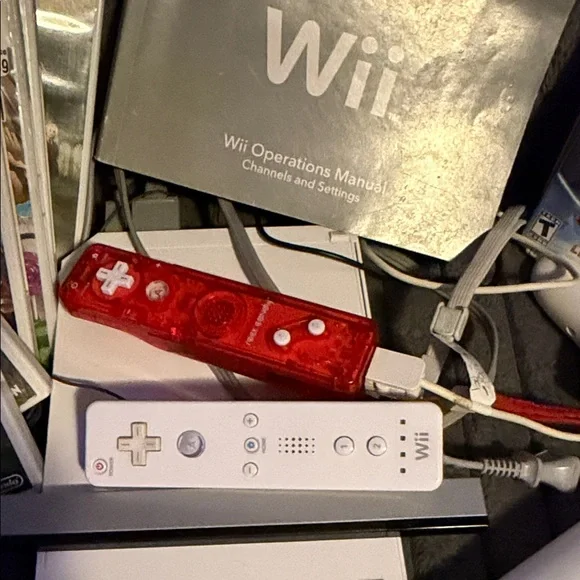 Nintendo Wii Console Bundle w/ 2 Remotes and TONS of extras/8 games WORKS GREAT - Picture 6 of 13